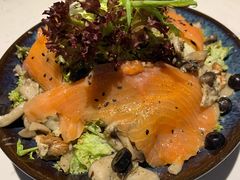 烟熏三文鱼杂菌沙拉-BE BRIGHT KITCHEN(正佳广场店)