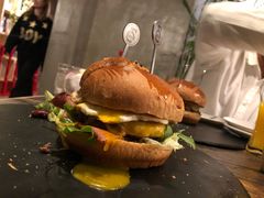 -HIGH FIVE哈福手工汉堡(桂林路店)