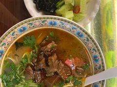 红烧牛肉面-金杨拉面王小吃面馆·牛三宝面·红烧牛肉粉