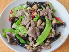 菌菇炒牛肉-山坑河鲜(昆仲楼店)