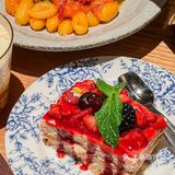快乐有很多种！比如在泥靴遇上新年草莓季🍓