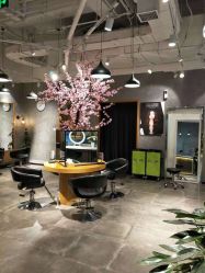 -时尚殿堂明星门店