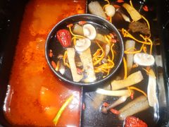 -老牌坊云南鱼豆花火锅(哈西万达店)