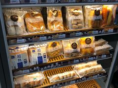 -全家便利店(江湾镇站店)