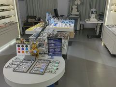 -视野联行眼镜•蔡司•依视路(温江店)