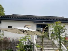-亮河湾山庄