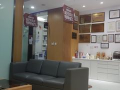 -雅悦齿科(顾村公园店)