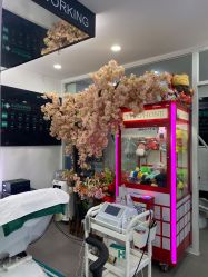 -黑奥秘脱发白发中心