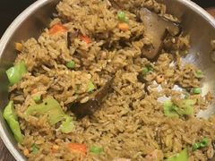 牛肝菌炒饭-老滇山寨•云南特色菜•地方菜•民族风情歌舞表演(金碧店)