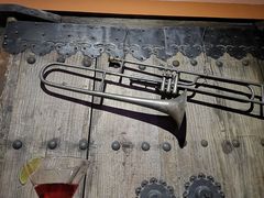-SISTERS BAR RESTAURANT川意酒馆(嘉善老市H楼店)