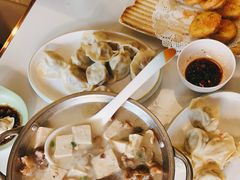 -岳姥姥饺子(泺文路店)