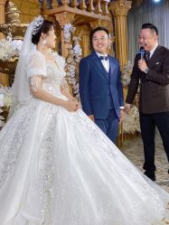 -深白婚纱艺术馆(王府壹号店)