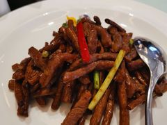 茶树菇炒牛柳条-万龙洲海鲜(大兴绿地缤纷城店)