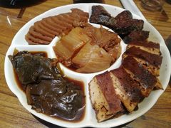 -泉畔人家·老济南经典鲁菜(大明湖店)