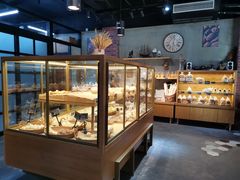 面包甜点陈列柜-啊噗吐呦现场烘焙(麦凯乐店)