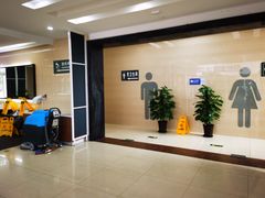 -窦店服务区-停车场