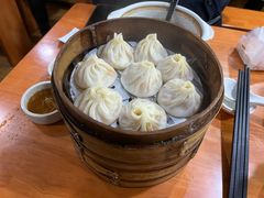 -莱莱小笼·乔艾
