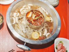 -谭鸭血老火锅(万象九宜城店)