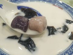 -赵记传承特色牛奶甜品(泉城广场店)