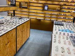 -罗伯特眼镜·蔡司官方授权(罗湖国贸店)