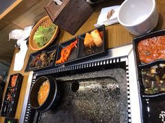 大酱汤-韩阳王石板烤肉