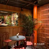 帝都宝藏餐厅，灯影摇曳酒杯边