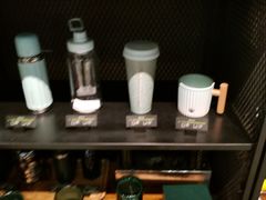 -星巴克(上海虹桥新天地二店)