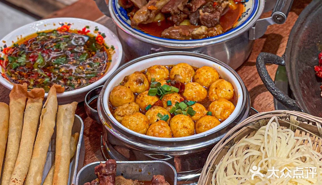 这家东莞首家我可惦记好久啦 / 头牌烧菜火锅香迷糊了