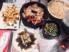 -巴厘龙虾·榜首油焖大虾(音乐学院·沿江酒馆店)