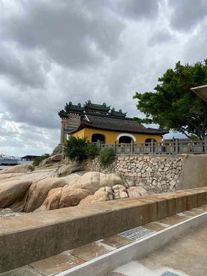 洛迦山-"在紫竹林看珞珈山 是佛像躺在海里,大自然."-大众点评移动版