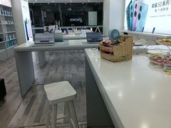 -荣耀授权专卖店(黄浦浙江中路店)