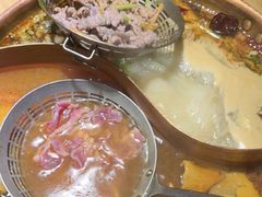 -洱火云南酸菜牛肉火锅(石景山当代商城店)