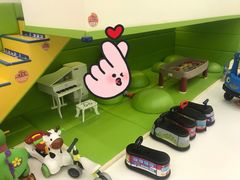 -小小王国亲子游泳俱乐部(锦辉中心)