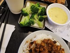 喷香卤肉饭尬脆鸡-永和大王(香缤店)