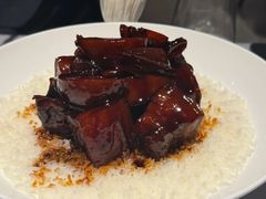 四头鲍鱼红烧肉-屋里厢上海菜馆