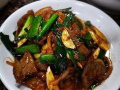 猪肝炒大蒜-张一品食府