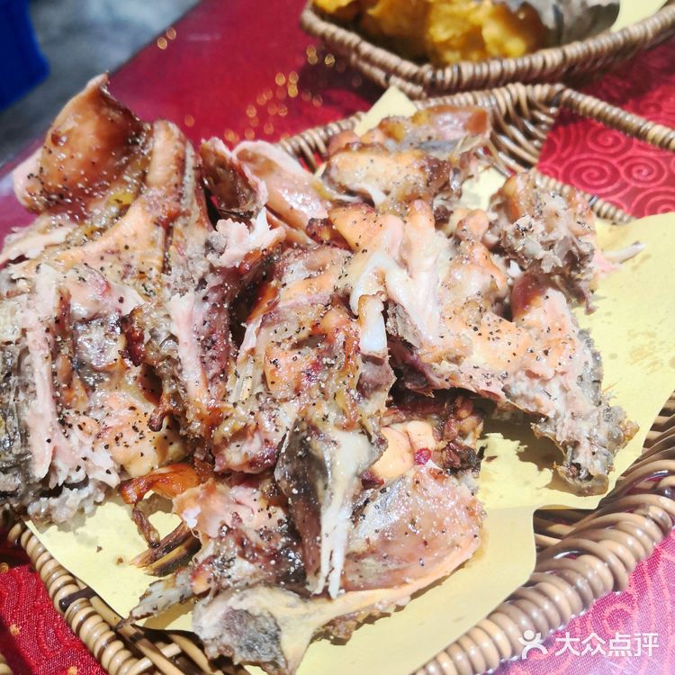 烤鸽子一般天津人都没吃过吧？可是烤鸽子这道菜