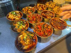 -董哥山城碗碗香(美专校街店)