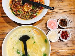 秀才米线-茶花妹子云南餐厅(传媒大学店)