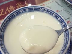 -赵记传承特色牛奶甜品(泉城广场店)