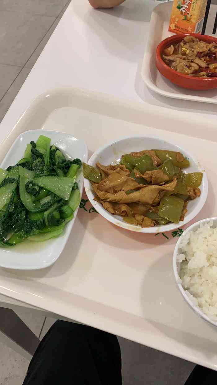 联想总部2期员工餐厅-"每天都有不同的饭菜,而且特别好吃,已经来.