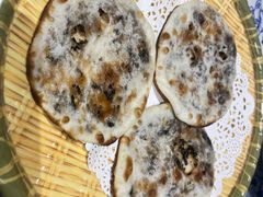 梅菜干烧饼-江南韵·无锡太湖文化体验餐厅(凤凰天街店)