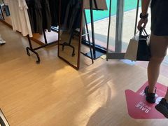 -百年港湾奥特莱斯(香炉礁店)