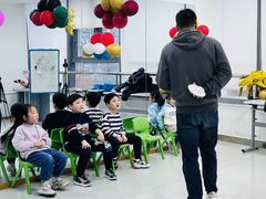-蓝话筒·少儿成人演讲口才·主持朗诵·戏剧表演(大华第一坊店)