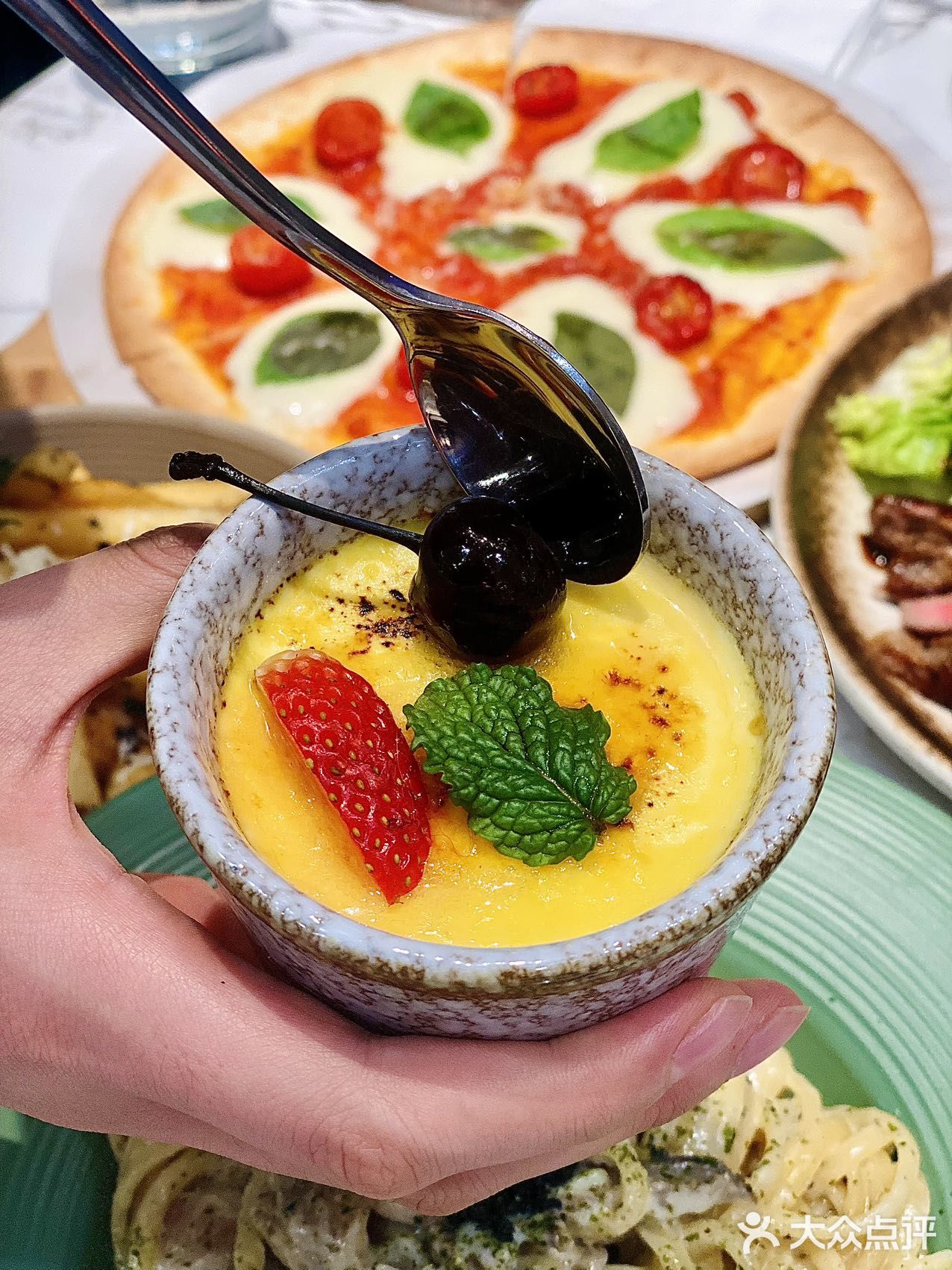 向大家郑重宣布，这家也式餐厅真的好吃疯啦！