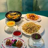 查餐厅又回来了