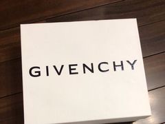 -GIVENCHY(佛罗伦萨小镇奥莱店)