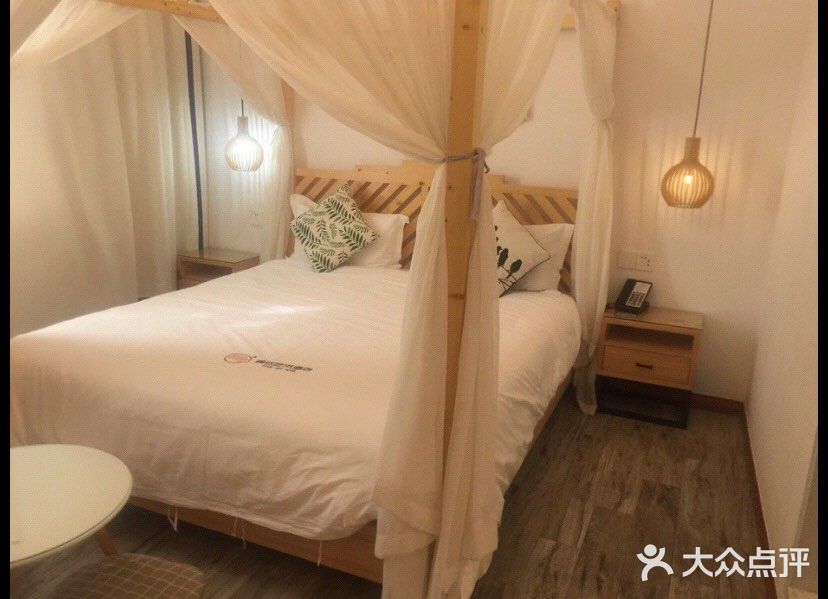 果然挺有意思的。尤其是床的设计