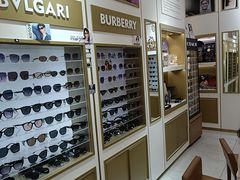 -美式眼镜·授权蔡司.依视路.尼康.豪雅.明月(人民广场店)