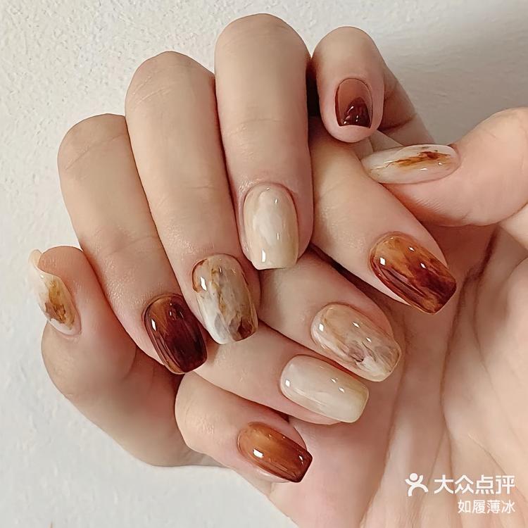 琥珀色白色撞色混搭跳色镶饰金箔描金边框亮片金箔小短甲美甲合集